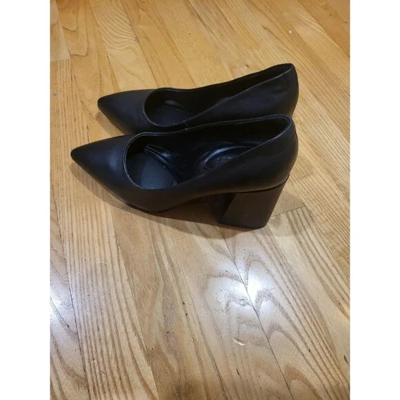 Aerosoles Women's Ivory Pump, Black Leather, Size 7 - Picture 4 of 8